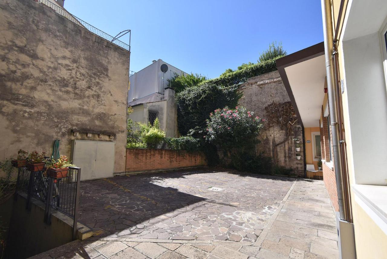 Luxury Battisti Apartment Padova Exterior foto